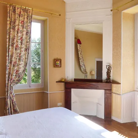 בית נופש Larroque-sur-l'osse Chateau Sleeps 12 Pool Wifi *